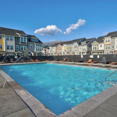 Comfy Family-Friendly Retreat With Hot Tub & Pickleball Vineyard エクステリア 写真