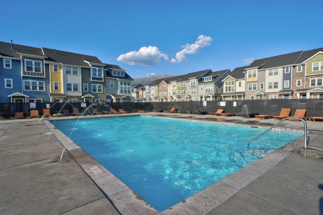 Comfy Family-Friendly Retreat With Hot Tub & Pickleball Vineyard エクステリア 写真